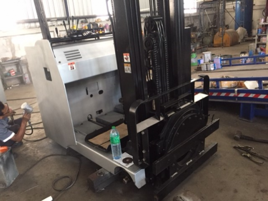 ขาย เช่า ซ่อม โฟล์คลิฟท์ ดีเซล เบนซิน แก๊ส ไฟฟ้า จำหน่ายยางตัน เปลี่ยนคลัช ฟิตเครื่อง เปลี่ยนเสา ติดตังสไลด์ชิฟ โรเตเตอร์ นำเข้าจากบริษัทโคมัตสุประเทศญี่ปุ่นโดยตรงและจัดจำหน่ายโดย บริษัท ชัยเสรียานยนต์ จำกัด ติดต่อโดยตรงที่ 086-0801238 038-589290ทางบริษัท