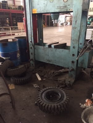 ขาย เช่า ซ่อม โฟล์คลิฟท์ ดีเซล เบนซิน แก๊ส ไฟฟ้า จำหน่ายยางตัน เปลี่ยนคลัช ฟิตเครื่อง เปลี่ยนเสา ติดตังสไลด์ชิฟ โรเตเตอร์ นำเข้าจากบริษัทโคมัตสุประเทศญี่ปุ่นโดยตรงและจัดจำหน่ายโดย บริษัท ชัยเสรียานยนต์ จำกัด ติดต่อโดยตรงที่ 086-0801238 038-589290ทางบริษัท