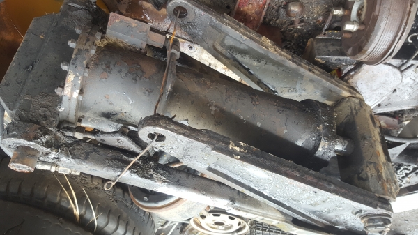 ขายกระบอกดั้ม19500 บาทโทร0643130366ดั้ม4ตัน