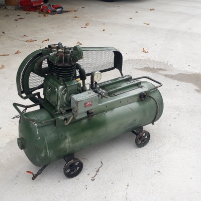 ปั้มลมลุกสุบ Iwata