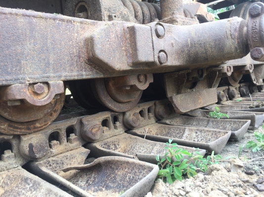 แทรคเตอร์ CAT D4E เครื่อง43V ตีนเป็ด เกียร์ตัด ใบมีดเอียงได้ ใช้งานได้ดี ลงงานได้เลย เอกสารซื้อขาย