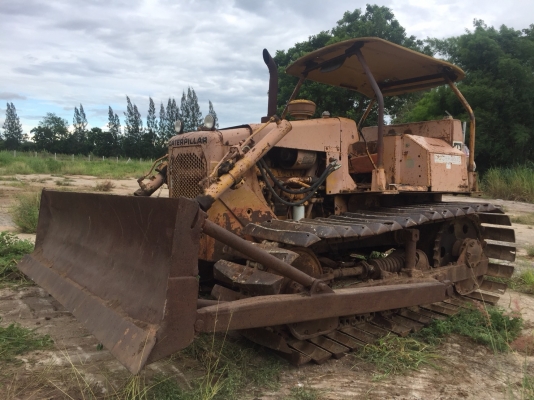 แทรคเตอร์ CAT D4E เครื่อง43V ตีนเป็ด เกียร์ตัด ใบมีดเอียงได้ ใช้งานได้ดี ลงงานได้เลย เอกสารซื้อขาย