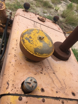 แทรคเตอร์ CAT D4E เครื่อง43V ตีนเป็ด เกียร์ตัด ใบมีดเอียงได้ ใช้งานได้ดี ลงงานได้เลย เอกสารซื้อขาย