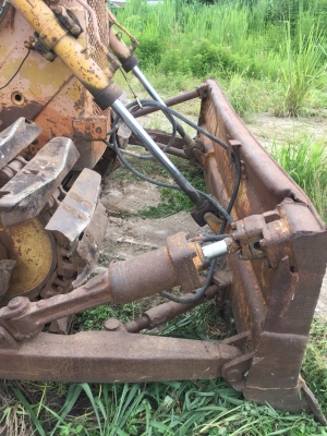 แทรคเตอร์ CAT D4E เครื่อง43V ตีนเป็ด เกียร์ตัด ใบมีดเอียงได้ ใช้งานได้ดี ลงงานได้เลย เอกสารซื้อขาย