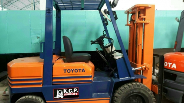 รถยกโตโยต้า