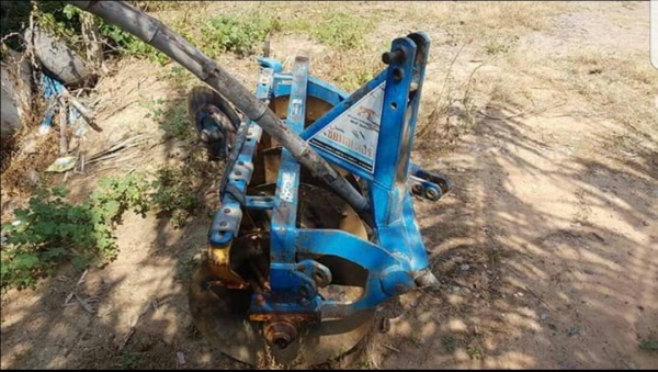 ผานพรวน5ใบ22นิ้วสภาพสวยพร้อมใช้งานสนใจติดต่อมาคับ