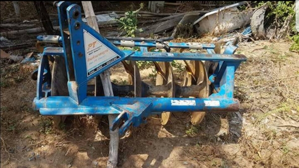 ผานพรวน5ใบ22นิ้วสภาพสวยพร้อมใช้งานสนใจติดต่อมาคับ