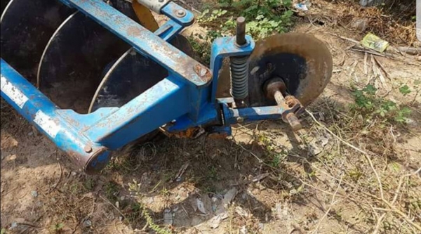 ผานพรวน5ใบ22นิ้วสภาพสวยพร้อมใช้งานสนใจติดต่อมาคับ