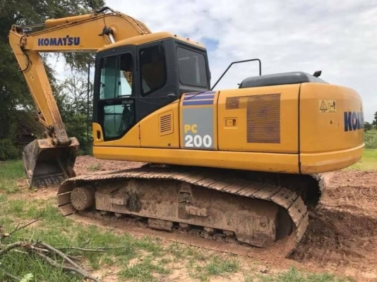 ขาย1,150,000 KOMATSU pc 200-7 เอกสารเล่มทะเบียน บูมอามร์สวย เอวแน่น ช่วงล่างสวย เครื่องปั้มแรง ไฟฟ้าครบแต่ต้องเช็คระบบนิดหน่อย  รถทำงานที่นครราชสีมา 090-772-3710 090-772-3708