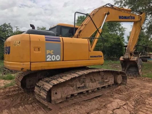 ขาย1,150,000 KOMATSU pc 200-7 เอกสารเล่มทะเบียน บูมอามร์สวย เอวแน่น ช่วงล่างสวย เครื่องปั้มแรง ไฟฟ้าครบแต่ต้องเช็คระบบนิดหน่อย  รถทำงานที่นครราชสีมา 090-772-3710 090-772-3708