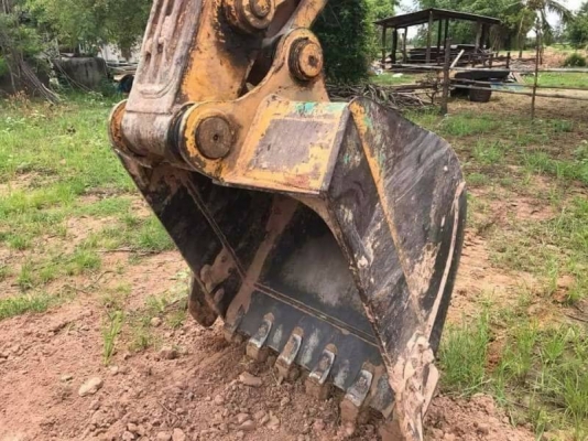 ขาย1,150,000 KOMATSU pc 200-7 เอกสารเล่มทะเบียน บูมอามร์สวย เอวแน่น ช่วงล่างสวย เครื่องปั้มแรง ไฟฟ้าครบแต่ต้องเช็คระบบนิดหน่อย  รถทำงานที่นครราชสีมา 090-772-3710 090-772-3708