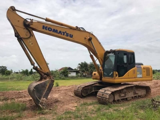 ขาย1,150,000 KOMATSU pc 200-7 เอกสารเล่มทะเบียน บูมอามร์สวย เอวแน่น ช่วงล่างสวย เครื่องปั้มแรง ไฟฟ้าครบแต่ต้องเช็คระบบนิดหน่อย  รถทำงานที่นครราชสีมา 090-772-3710 090-772-3708