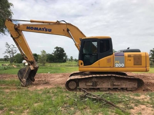 ขาย1,150,000 KOMATSU pc 200-7 เอกสารเล่มทะเบียน บูมอามร์สวย เอวแน่น ช่วงล่างสวย เครื่องปั้มแรง ไฟฟ้าครบแต่ต้องเช็คระบบนิดหน่อย  รถทำงานที่นครราชสีมา 090-772-3710 090-772-3708