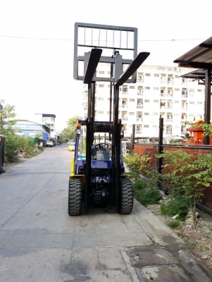 ขายรถยกโฟร์คลิฟท์ยี่ห้อ KOMAT'SU FD50 ดีเซล ขายรถยกโฟร์คลิฟท์ยี่ห้อ KOMAT'SU FD50 ดีเซล