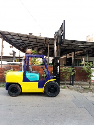 ขายรถยกโฟร์คลิฟท์ยี่ห้อ KOMAT'SU FD50  ดีเซล