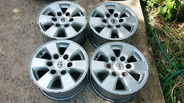 ล้อแม็กโตโยต้า ขอบ15 6รู139.7 ชุด 4วง
