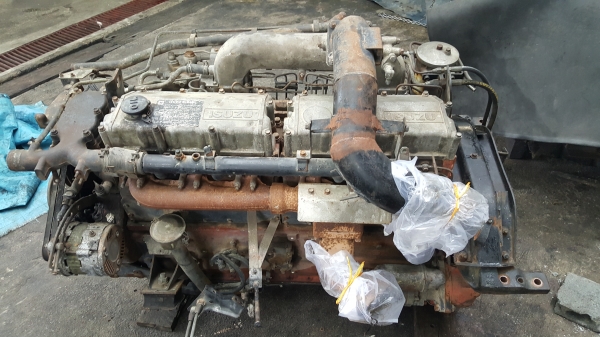 ขายเครื่องอีสุสุ6RBสตาร์ติดดีเครื่องพร้อมใช้งานสนใจโทร083-4401306