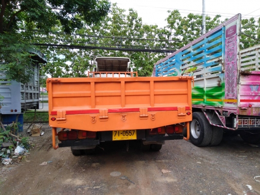 ขาย10ล้อISUZU ROCKY175แรงFVMปี41เพลาเดียวคัชซียาว6.50เมตร ตัวกระบะยาว6.20เมตร เว้นช่วงเครน เปลี่ยนหั