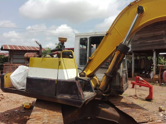 ขายด่วนแพ็คคู่ แม็คโคร KOMATSU PC120-3+ เทรลเลอร์หกล้อ ISUZU หน้ายาวเอกสารเล่มทะเบียน สภาพพร้อมใช้งาน ราคา ย่อมเยาว์ครับ สนใจสอบถาม 093 0764943 คุณ ตั้ม