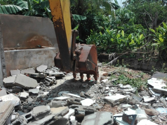 ขายด่วนแพ็คคู่ แม็คโคร KOMATSU PC120-3+ เทรลเลอร์หกล้อ ISUZU หน้ายาวเอกสารเล่มทะเบียน สภาพพร้อมใช้งาน ราคา ย่อมเยาว์ครับ สนใจสอบถาม 093 0764943 คุณ ตั้ม