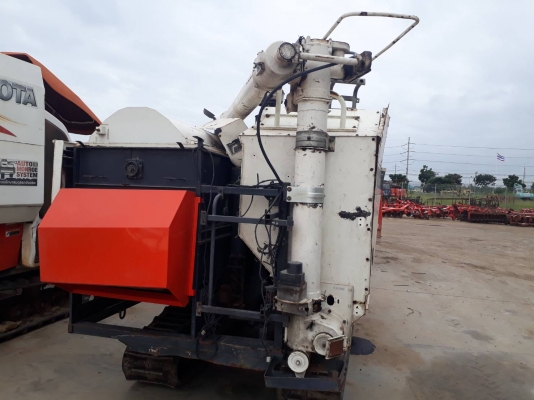 โปรเดือนนี้ยังมีต่อเนื่องนะครับ รถเกี่ยวข้าว DC68G ราคาถูกๆ รถขับเคลื่อนได้ปกติ สนใจโทร.092-2603737 เซลสันต์