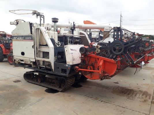 โปรเดือนนี้ยังมีต่อเนื่องนะครับ รถเกี่ยวข้าว DC68G ราคาถูกๆ รถขับเคลื่อนได้ปกติ สนใจโทร.092-2603737 เซลสันต์