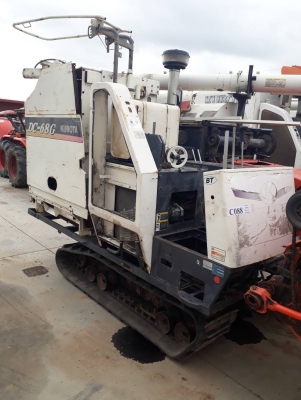 โปรเดือนนี้ยังมีต่อเนื่องนะครับ รถเกี่ยวข้าว DC68G ราคาถูกๆ รถขับเคลื่อนได้ปกติ สนใจโทร.092-2603737 เซลสันต์