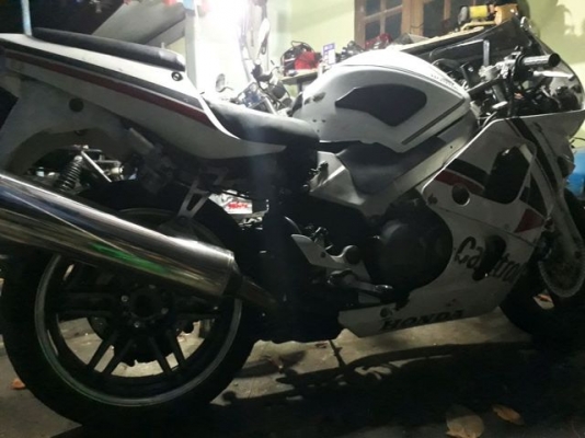 Honda vfr800 ทะเบียนโอนนอก Honda vfr800 ทะเบียนโอนนอก