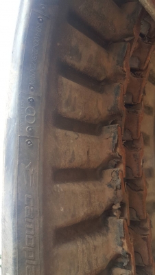 ขายถูก  แทรคยางรถขุด KOMATSU และอีกหลายยี่ห้อ ขนาดยาง  400x7.25x72 มี72ข้อ ขายคู่ล่ะ 25,000 บาท