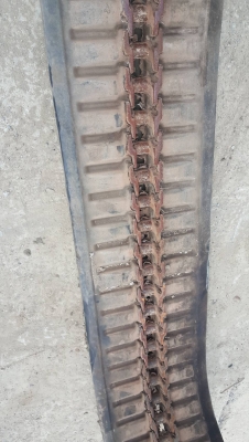 ขายถูก  แทรคยางรถขุด KOMATSU และอีกหลายยี่ห้อ ขนาดยาง  400x7.25x72 มี72ข้อ ขายคู่ล่ะ 25,000 บาท