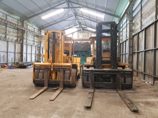 โฟลค์ลิฟใหญ่ 10 ตัน กับ 15 ตัน งายาว 220 เมตร