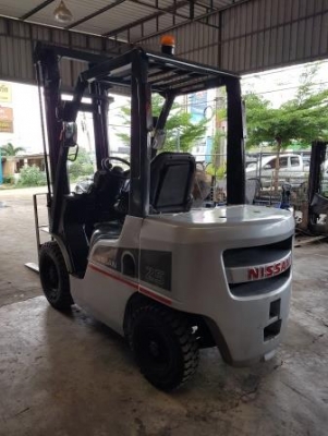 ขาย NISSAN 2.5 ตัน