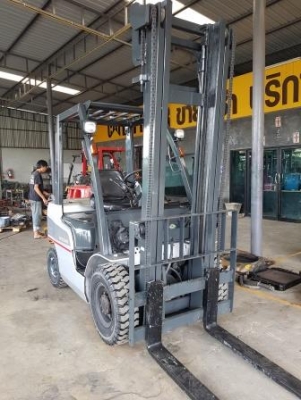 ขาย NISSAN 2.5 ตัน