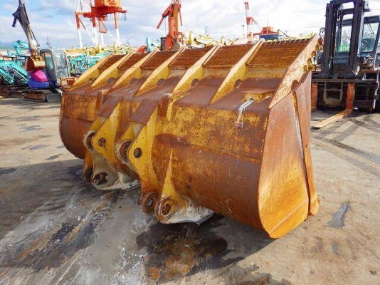 ขายรถตัก CATERPILLAR 988B รถนำเข้าจากญี่ปุ่นแท้ๆ บุ้งกี๋ขนาด 4.5 คิว เครื่อง เกียร์ ปั้ม สมบูรณ์พร้อมใช้ครับ ติดต่อ 063-9316985 ID LINE : 0639316985