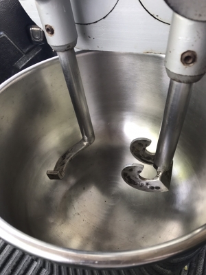 เครื่ิองตีแป้ง 2 แขน ขนาด 5 กิโล 10 ลิตร