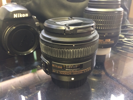 ขายกล้องถ่ายรูปNikonพร้อมเลนส์ครับ