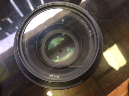 ขายกล้องถ่ายรูปNikonพร้อมเลนส์ครับ