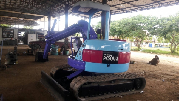 ขายรถขุด ยี่ห้อ KOMATSU รุ่น PC50UU-2 สินค้าเก่านอกจากญี่ปุ่น ปรับสภาพแล้ว ตรวจเช็คของเหลวแล้วรถใช้ง ขายรถขุด ยี่ห้อ KOMATSU รุ่น PC50UU-2 สินค้าเก่านอกจากญี่ปุ่น ปรับสภาพแล้ว ตรวจเช็คของเหลวแล้วรถใช้ง