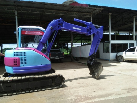 ขายรถขุด ยี่ห้อ KOMATSU รุ่น PC50UU-2 สินค้าเก่านอกจากญี่ปุ่น ปรับสภาพแล้ว ตรวจเช็คของเหลวแล้วรถใช้ง