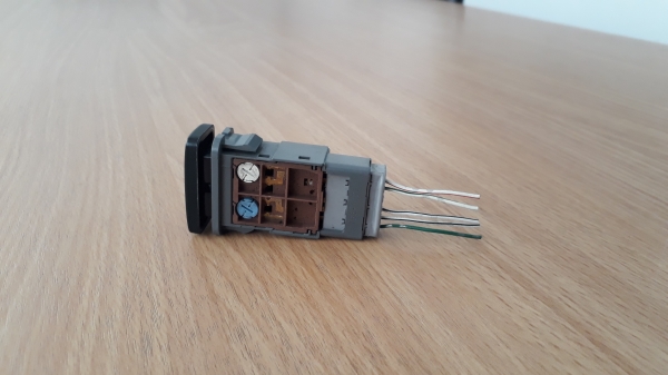 สวิทช์ Sensor TOYOTA แท้ มือสองจากญี่ปุ่น สวิทช์ Sensor TOYOTA แท้ มือสองจากญี่ปุ่น