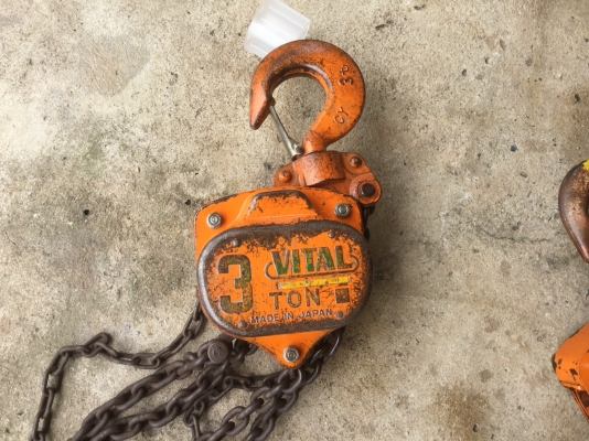 ขายรอกญี่ปุ่นมือ2 ยี่ห้อ VITAL 3 ตันและ 1.6 ตัน