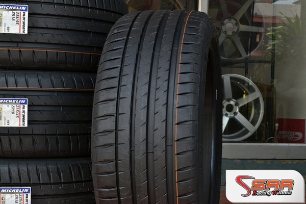 MICHELIN PILOT SPORT 4 235/45ZR18 ราคาเส้นละ 6,800 บาท