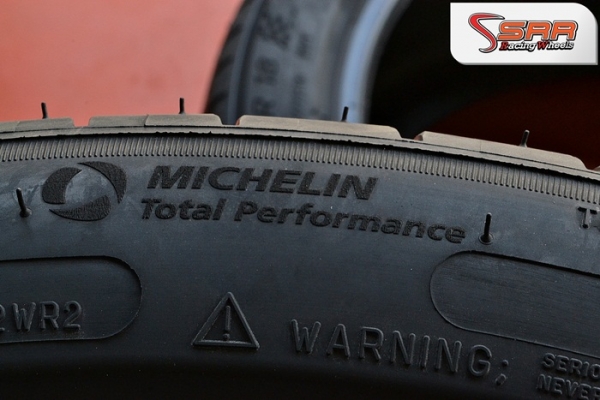 MICHELIN PILOT SPORT 4 235/45ZR18 ราคาเส้นละ 6,800 บาท