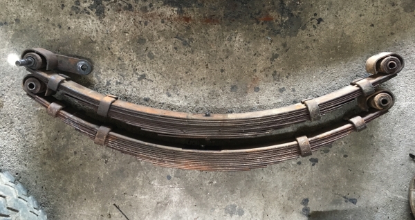 แหนบแลนโรเวอร์ซีรี่3 แท้ 1ชุด หน้า-หลัง