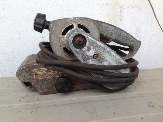 เครื่องขัดกระดาษทรายแบบรถถังU.S.A.ขาย3800บาท