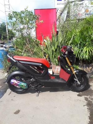 ตัวท๊อป Zoomer X สีดำแดง ปี 2557 รุ่นคอมบายเบรค รถสวย อย่างหล่อเลย ตัวท๊อป Zoomer X สีดำแดง ปี 2557 รุ่นคอมบายเบรค รถสวย อย่างหล่อเลย