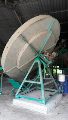 จานปั้นปุ๋ยสแตนเลสขนาด 3 เมตร มือสอง จานปั้นปุ๋ยสแตนเลสขนาด 3 เมตร มือสอง