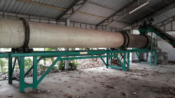 ท่ออบแห้งแบบโรตารี่ยาว 12.5 เมตร ผ่านศูนย์กลาง 1 เมตร พร้อมเตาเผาฟืน ท่ออบแห้งแบบโรตารี่ยาว 12.5 เมตร ผ่านศูนย์กลาง 1 เมตร พร้อมเตาเผาฟืน