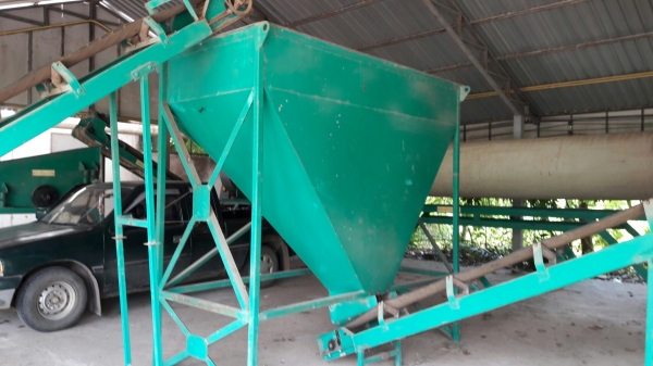 ถังบรรจุท้ายสายพานขนาด 1.2 x 1.2 x 2 เมตร