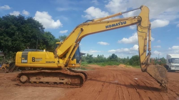 ขาย 1,450,000 KOMATSU pc 200-7 เอกสารแจ้งจำหน่าย ทำงาน 11,000 ชม. ไฟฟ้าครบ เครื่องดีมาก ปั้มแรงสุด เอวแน่น ช่วงล่างสวย รถสวยพร้อมใช้ รถอยู่ อุดร 090-772-3710 090-772-3708